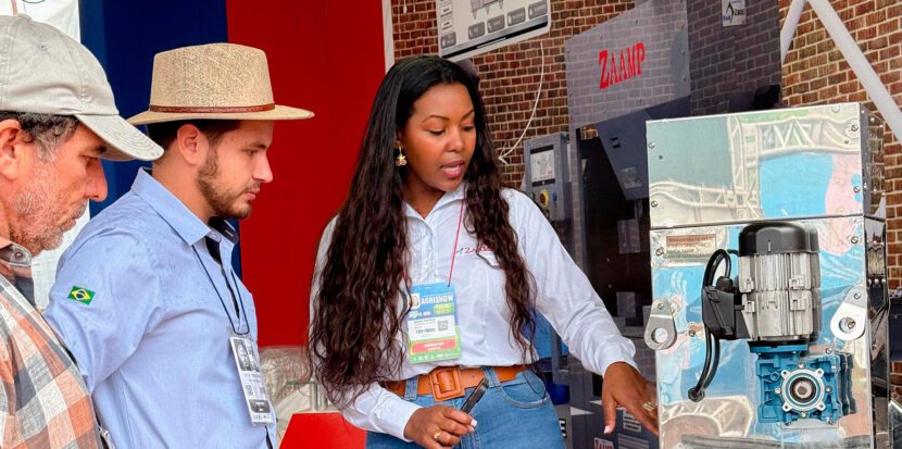 ZAAMP marca presença na Agrishow 2025 em parceria com a CSJ Fábricas de Ração